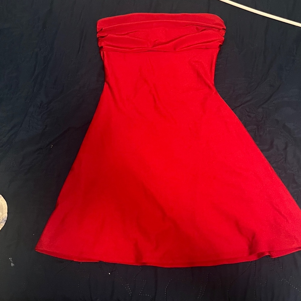 Chic Strapless Red Dress